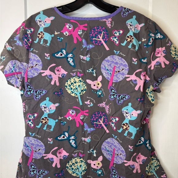Koi by Kathy Peterson Printed Scrub Top Size L F1.2 - Picture 10 of 10